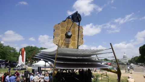 Telescopio espacial James Webb detecta las galaxias más antiguas