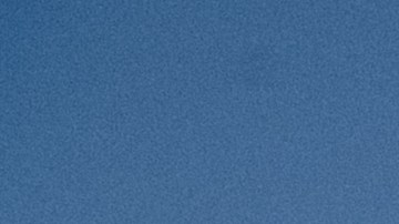 Video muestra cómo un poderoso tornado volcó sobre un camión con remolque en un suburbio de Nueva Orleans