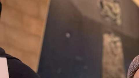 Jóvenes presionan por una reforma desde la Plaza del Mariachi.