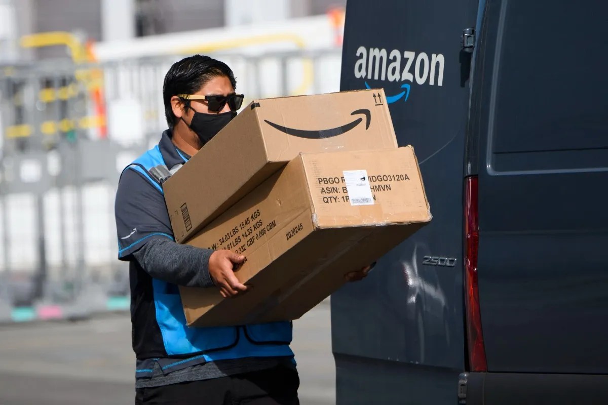 Aunque la plataforma de comercio electrónico Amazon aún no ha dicho nada sobre los tiempos de envío, dijo que entregaría los pedidos hasta el 24 de diciembre. 