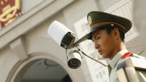 Según la ONG Safeguard Defenders China ha expandido su "red de vigilancia" fuera de sus fronteras.