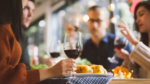 Las personas con diabetes pueden disfrutar de estas celebraciones, pero siempre deben intentar optar por alimentos más equilibrados y saludables