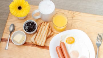 Comer un gran desayuno no acelera el metabolismo: qué debes saber