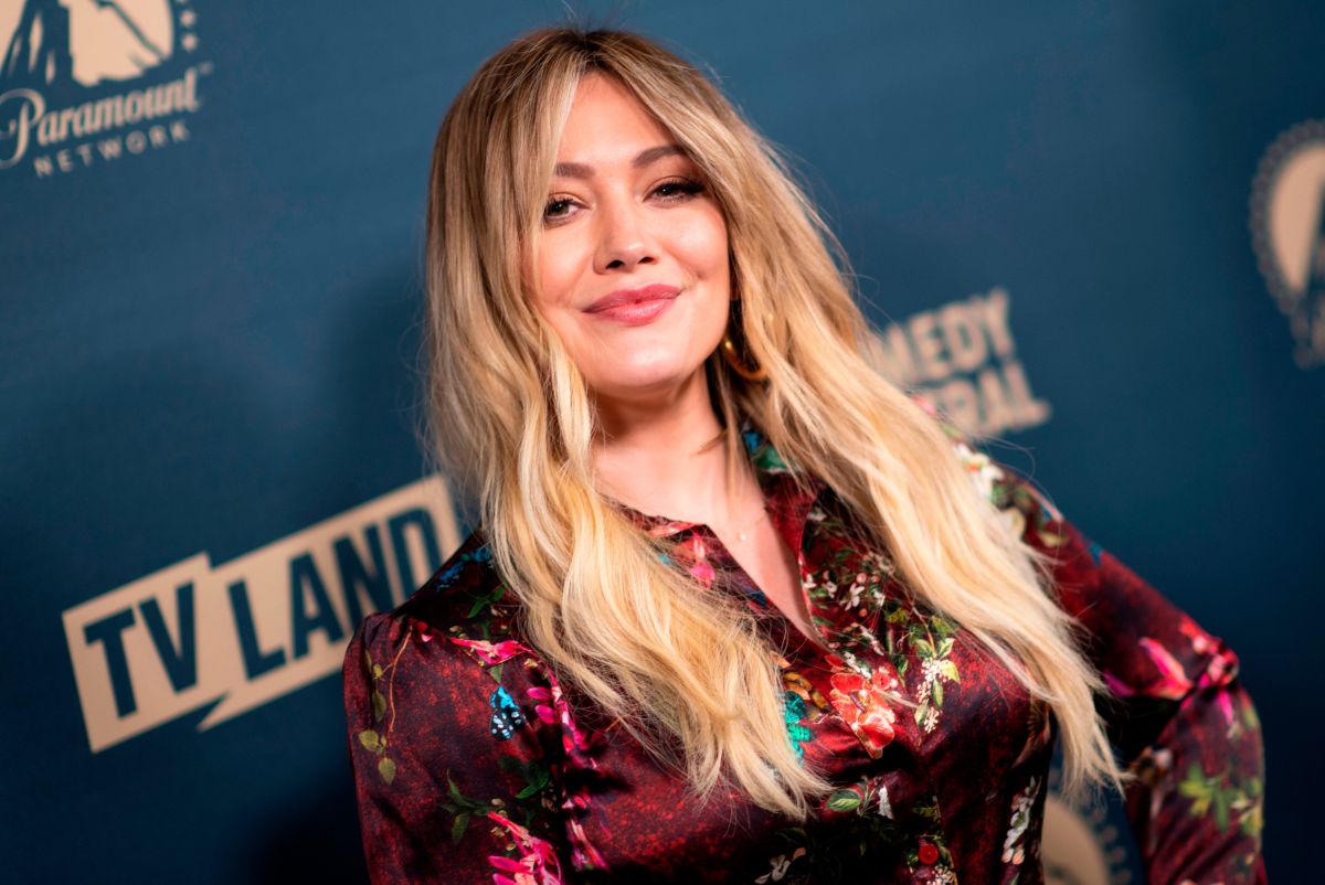 Hilary Duff Poses In A Swimsuit And Remembers The Eating Disorder She Had At The Age Of 17 