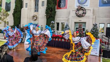 Grupo Inspiraciones de Danza Mexicana. (Jacqueline García/La Opinión)
