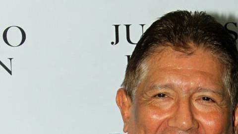 Juan Osorio disfruta su noviazgo con la actriz Eva Daniela, 37 años menor que él.