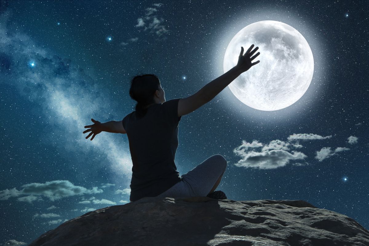 5 cosas que debes hacer con la última luna llena del 2022 - La Opinión