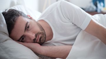 Los trastornos del sueño podrían vincularse con problemas con tu hígado