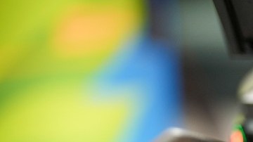 Imagen de un cargador de batería de un vehículo eléctrico.