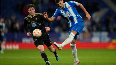 César Montes jugó 120 minutos en su primer partido con el Espanyol.