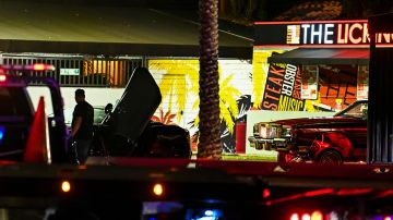 10 personas quedaron heridas y ensangrentadas en el pavimento, luego de tiroteo en Miami durante la filmación de un video para un rapero