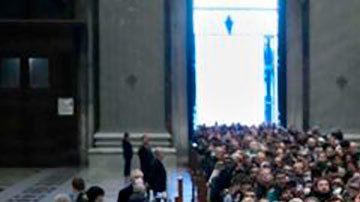 Muere Benedicto XVI: las históricas imágenes de la capilla ardiente del papa emérito en su despedida en el Vaticano