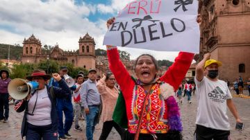 La Fiscalía de Perú abre investigación preliminar contra la presidenta Dina Boluarte por "genocidio" tras las muertes en las protestas