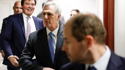 4 tratos que Kevin McCarthy hizo para convertirse en orador, explicados