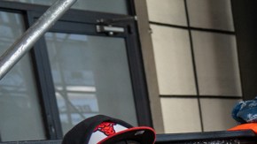 Autoridades de Nueva York intenta lograr un acuerdo con migrantes que fueron desalojados de un hotel