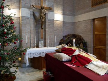Abre la capilla ardiente de Benedicto XVI en la basílica de San Pedro