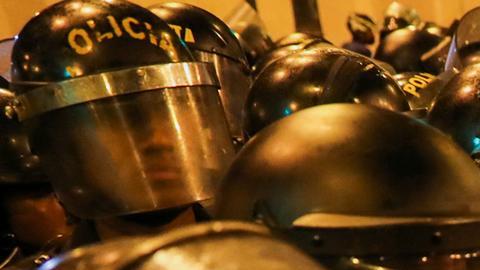Autoridades reportaron 100 puntos de bloqueo en Perú.
