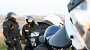 La policía retira por la fuerza a Greta Thunberg de una sentada cerca de Lützerath