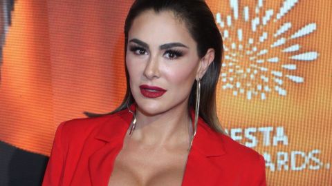 Ninel Conde se luce en Instagram con diminutos bikinis.