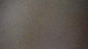 Brandon Vázquez disputa el balón con el colombiano Alexis Perez.