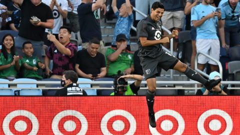 Carlos Vela en festejo de gol, durante el All Star Game 2022.