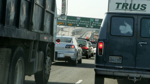 Conductor hispano alcoholizado mata a mujer embarazada y su bebé por nacer al embestir su auto con su camioneta en California