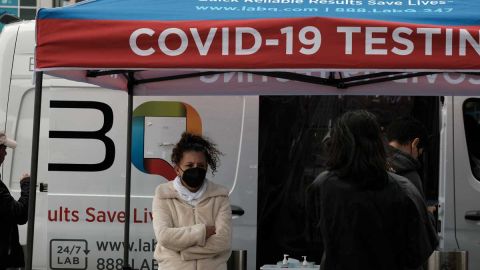 El virus del Covid continúa mutando a una velocidad tan rápida que las vacunas ya no garantizan inmunidad