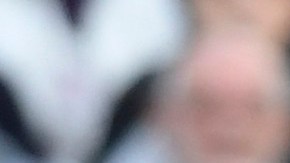 Gareth Bale y Gerard Piqué disputan el balón en un Clásico de 2018.