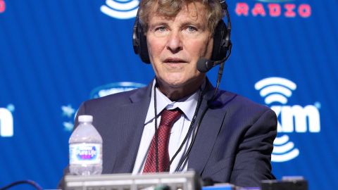 El agente deportivo Leigh Steinberg en una foto antes del Super Bowl de 2020 in Miami.