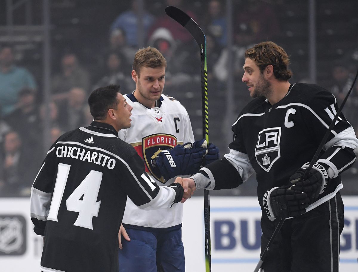 Javier “Chicharito” Hernández durante un juego de hockey entre Los Angeles Kings y Florida Panthers en 2020. 