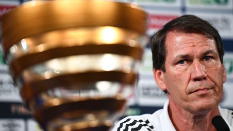 Entrenador Rudi García durante una rueda de prensa cuando dirigía al Lyon de Francia.