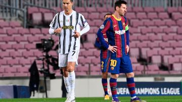 Cristiano Ronaldo (I) y Lionel Messi (D) en Champions 2020.