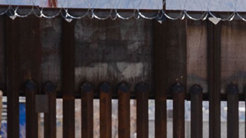 Republicanos buscan consenso en el Congreso sobre ley que restringiría la entrada de migrantes al país