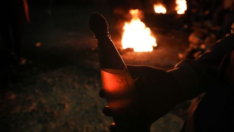 Policía busca a sospechoso que arrojó bomba molotov a sinagoga de Nueva Jersey