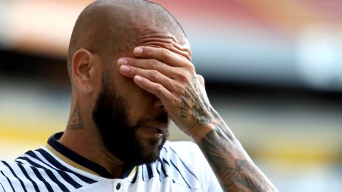 Dani Alves durante un partido con Pumas UNAM en la Liga MX.