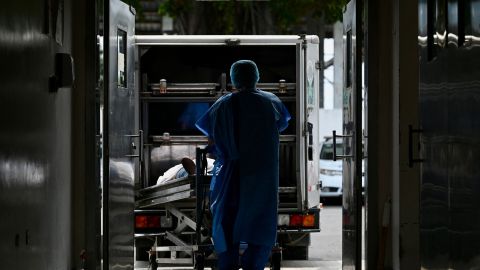 El doctor que comió heces de sus pacientes, halló la causa de una terrible epidemia y cambió la forma en la que nos alimentamos