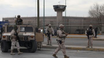 Comando armado ataca prisión al norte de México, deja varios muertos y fuga de reos