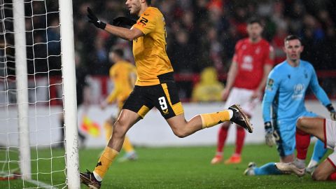 Raúl Jiménez, delantero de  Wolverhampton de la Premier League.