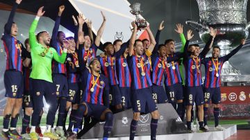 Jugadores del Barcelona celebran en la Supercopa de España.