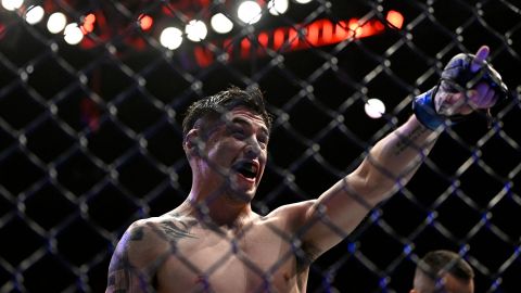 Brandon Moreno durante el combate ante Deiveson Figuereido en la UFC.