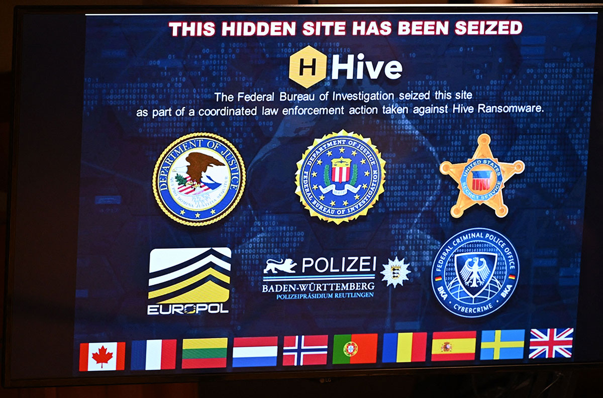 Autoridades muestran en pantallas red internacional "HIVE".
