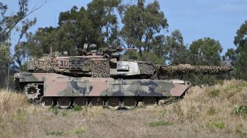 Un tanque Abrams M1 es visto durante un ejercicio militar realizado en Australia en 2021.