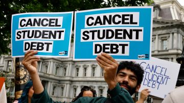 La deuda estudiantil agobia a miles de prestatarios.