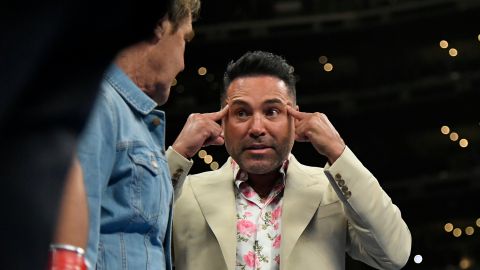 El exboxeador mexicano Óscar de la Hoya durante un combate de Ryan García en Las Vegas en 2022.