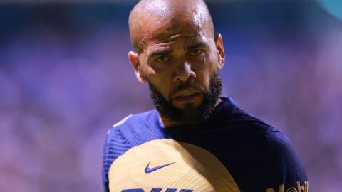 Dani Alves pertenecía a Pumas de la UNAM.