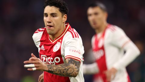 Jorge Sánchez durante un partido de la UEFA Champions League con el Ajax.