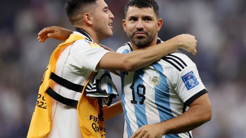 Sergio Agüero vistió la camiseta del Barcelona de Guayaquil.