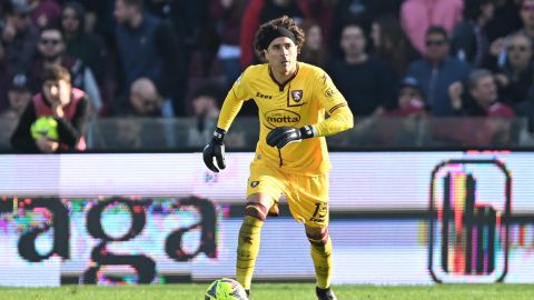 Guillermo Ochoa con la Salernitana.