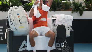 Novak Djokovic en la final de Torneo Adelaida 2023.