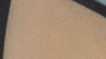 Inmigrantes en un refugio improvisado en la calle en El Paso, Texas.